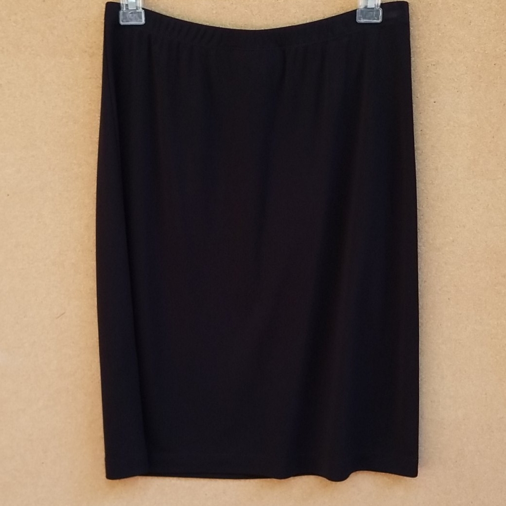 Casual Corner Essentials basic soft knit skirt